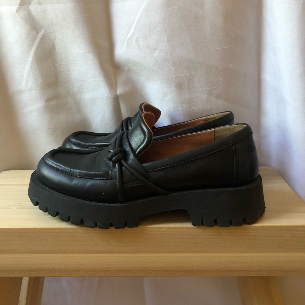 Gorgeous loafers made in Ukraine (by Kachorovska atelier)